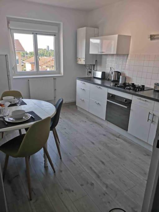 Charmant Appartement Au Calme Bourg-en-Bresse Zewnętrze zdjęcie